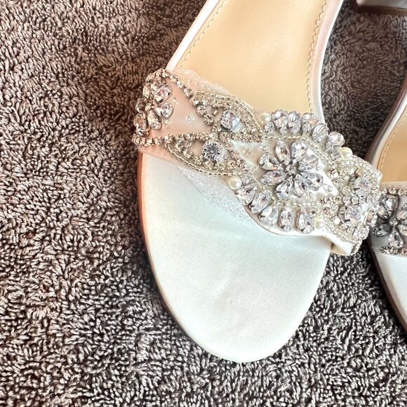 Betsey Johnson Womens Size 7 Ivory White Satin Jewel Dress Sandals Heels Shoes - Picture 4 of 13